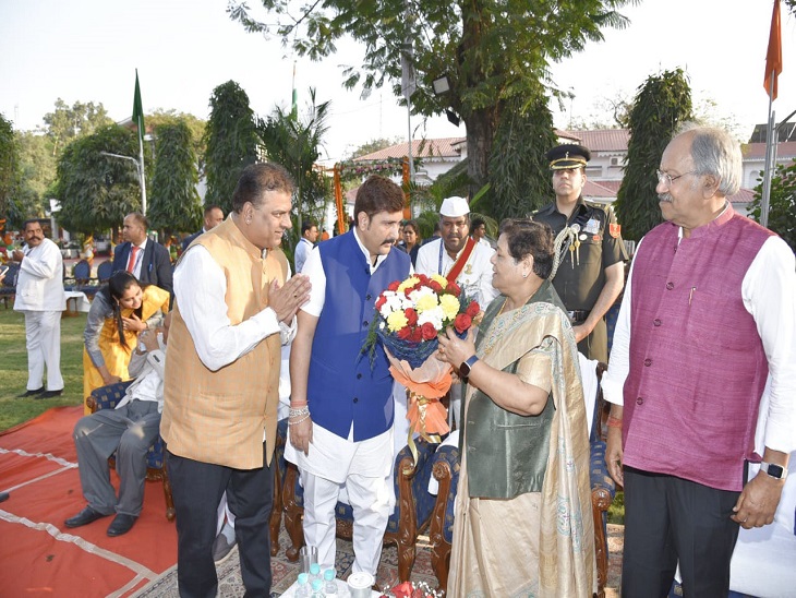 राजभवन में हुआ स्वागत समारोह, बृजमोहन अग्रवाल समेत भाजपा नेताओं से अनुसूइया उइके ने की मुलाकात | republic day bjp leader chhattisgarh Governor Anusuiya Uikey met BJP leaders