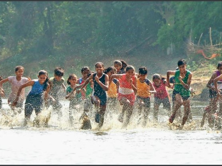 नदी की धार या रेत पर एथलेटिक्स ट्रेनिंग, ताकि खिलाड़ी बनें स्ट्रांग नतीजे- राजहरा के एथलीट नेशनल-स्टेट के 1169 मेडल जीत चुके | Athletics training on river bank or sand, so that players become strong results – Rajhara’s athletes have won 1169 national-state medals